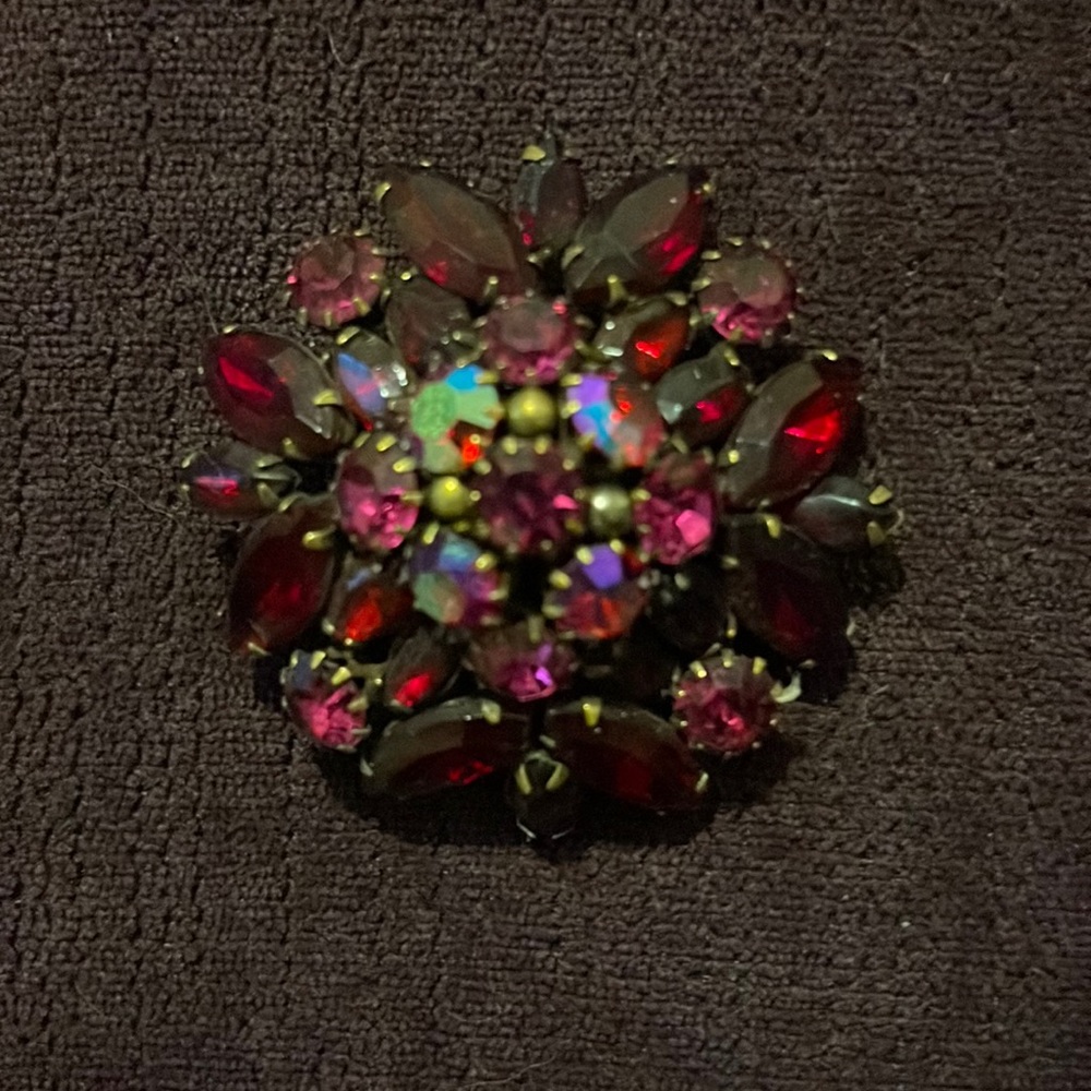 Vintage Ruby stone pin